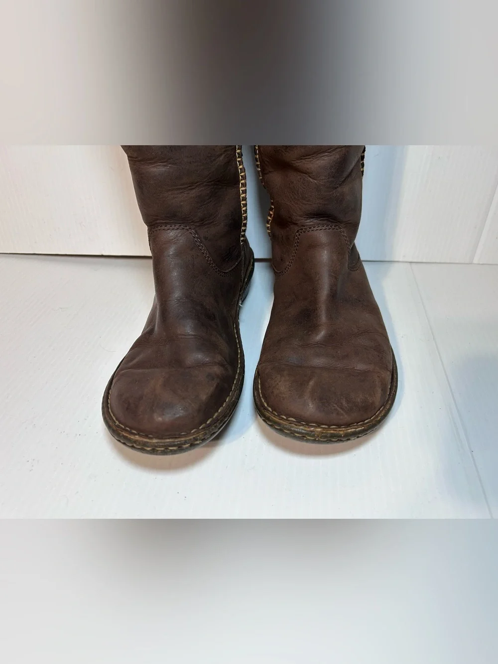 UGG SN 5139 brown leather shearling tall boots winter size 9